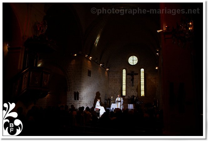 La mariee dans la Cathedrale d'Antibes
