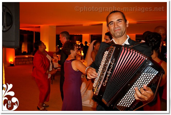 Photographie de musicien accordeoniste -  Mariage Royal Riviera Saint Jean Cap Ferrat
