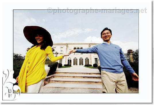 Fiances asiatiques dans les jardins de la villa Rothschild a Saint Jean Cap Ferrat