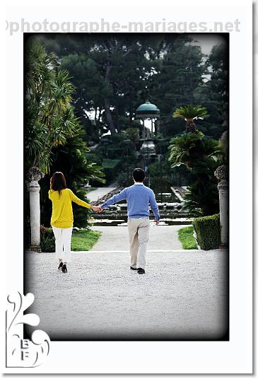 Fiances dans les jardins de la Villa Rothschild